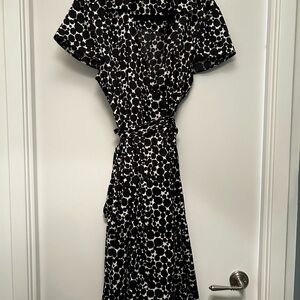 Liz Claiborne Monochrome Patterned Midi Dress